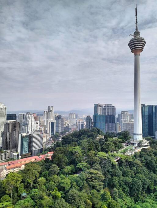 קואלה לומפור Klcc Towerviewsty5Pax At Ceylonzsuites מראה חיצוני תמונה